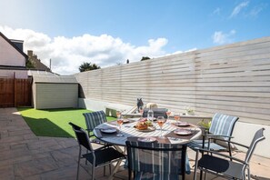 Outdoor dining - 5 Bed in Seahouses (oc-nb621) (Seahouses)