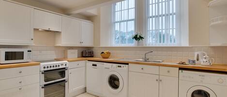 Micro-ondes, four, lave-vaisselle