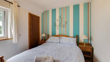 3 bedrooms, iron/ironing board, travel cot, free WiFi