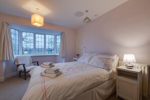 Iron/ironing board, free WiFi, bed sheets - 2 Bed in Warkworth (oc-nb319) (Warkworth)