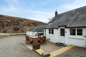 Outdoor dining - 4 Bed in Wooler (oc-nb344) (Kirknewton)