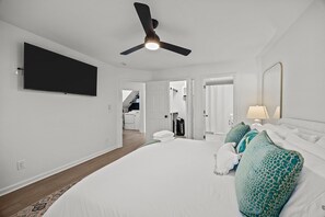 5 bedrooms, iron/ironing board, travel cot, free WiFi - Spacious Raleigh Retreat | 5BR, Near Village District, NCSU & Downtown (Raleigh)