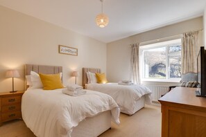Iron/ironing board, travel crib, free WiFi, bed sheets - 2 Bed in Wooler (oc-nb489) (Kirknewton)