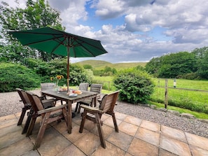 Outdoor dining - 2 Bed in Wooler (oc-nb396) (Kirknewton)