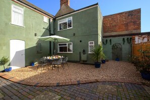 Outdoor dining - 3 Bed in Cromer (oc-1927) (Cromer)