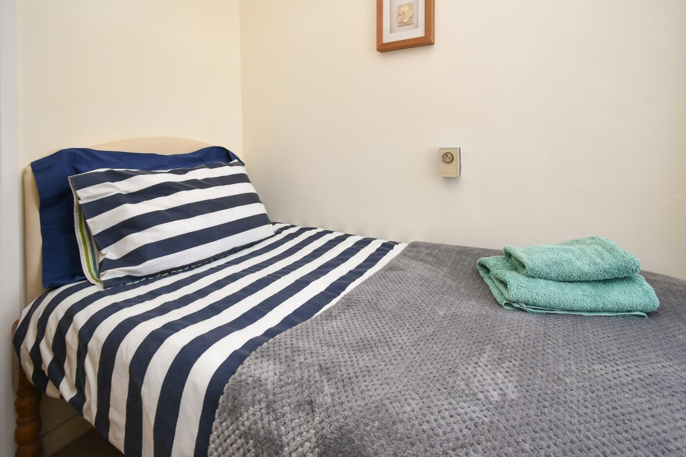 Iron/ironing board, free WiFi, bed sheets