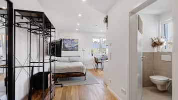 WiFi, bed sheets, wheelchair access