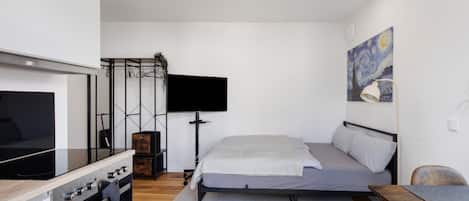 WiFi, bed sheets, wheelchair access