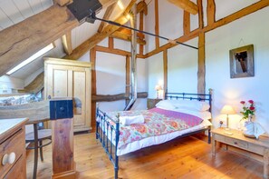 Silitysrauta/-lauta, ilmainen Wi-Fi, vuodevaatteet