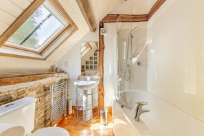 Hair dryer, towels - 2 Bed in Crugybar (oc-waw323) (Crugybar)