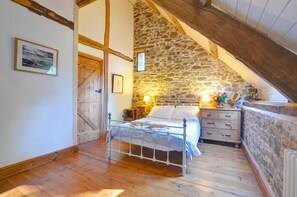 Silitysrauta/-lauta, ilmainen Wi-Fi, vuodevaatteet