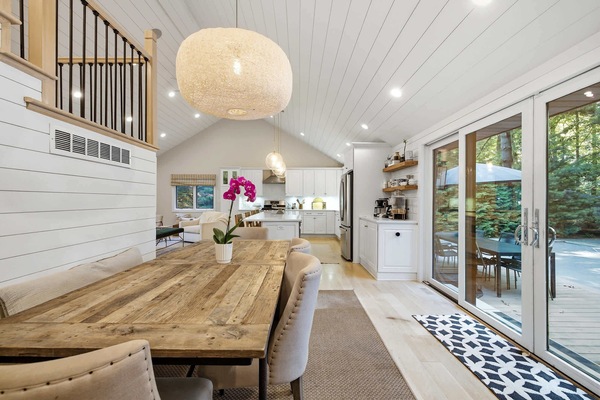 Enjoy family meals and easy social flow between dining, kitchen, and living spaces.