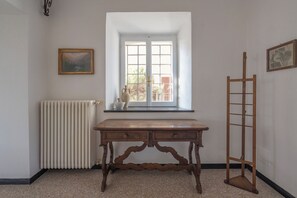 Interior detail - Torre dell Amore genova seaview  (Genoa)