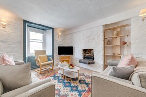 TV - 2 Bed in St Ives (oc-pmho10) (St Ives)