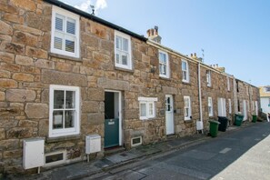 Exterior - 3 Bed in St Ives (oc-car17) (Saint Ives)