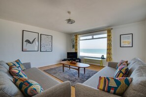 TV - 2 Bed in St Ives (oc-bpp15) (Saint Ives)