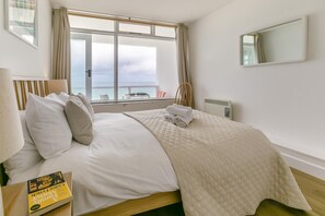 2 chambres, fer et planche à repasser, accès au Wi-Fi (inclus)