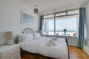 Iron/ironing board, free WiFi, bed sheets - 2 Bed in St Ives (oc-bpp15) (Saint Ives)