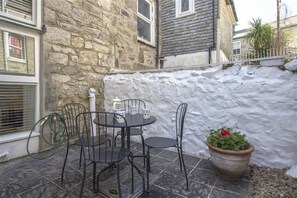 Outdoor dining - 2 Bed in St Ives (oc-wyp026) (St Ives)