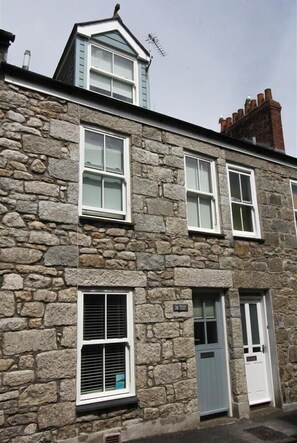 Exterior - 2 Bed in St Ives (oc-wyp026) (St Ives)