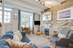 TV - 2 Bed in St Ives (oc-albt02) (St Ives)