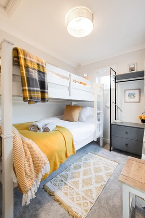 2 bedrooms, iron/ironing board, free WiFi, bed sheets - 2 Bed in St Ives (oc-albt02) (St Ives)