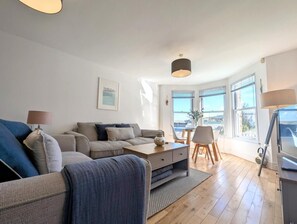Living area - 2 Bed in St Ives (oc-pedtc1) (St Ives)