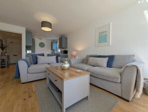 Living area - 2 Bed in St Ives (oc-pedtc1) (St Ives)