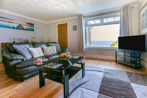 TV - 2 Bed in St Ives (oc-lookcv) (St Ives)