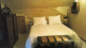 2 chambres, fer et planche à repasser, draps fournis