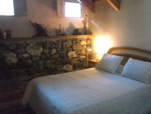 Strykjärn/strykbräda, wi-fi och sängkläder