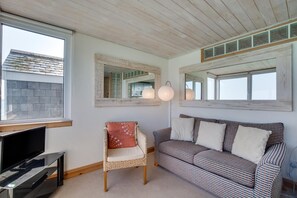 TV - 1 Bed in St Ives (oc-crab03) (St Ives)