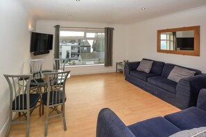 TV - 1 Bed in St Ives (oc-clear2) (Saint Ives)