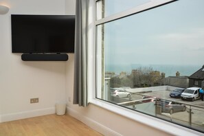 Interior - 1 Bed in St Ives (oc-clear2) (Saint Ives)