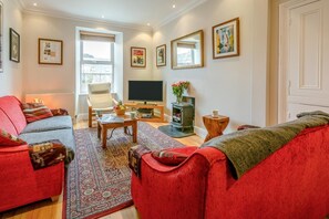 TV - 3 Bed in St Ives (oc-twtc11) (Saint Ives)