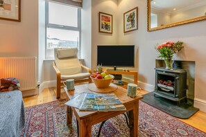 TV - 3 Bed in St Ives (oc-twtc11) (Saint Ives)