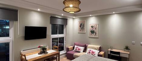 Strykejern/-brett, wi-fi og sengetøy