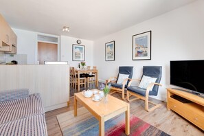 TV - 1 Bed in St Ives (oc-cwn054) (Saint Ives)
