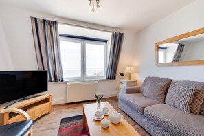 TV - 1 Bed in St Ives (oc-cwn054) (Saint Ives)