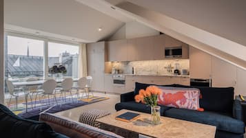 Luxury Suite, 4 Bedrooms, Terrace, City View | Living area