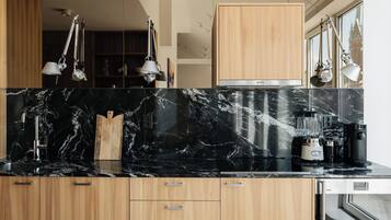 Luxury Twin Room, 2 Bedrooms, Terrace, City View | Private kitchen