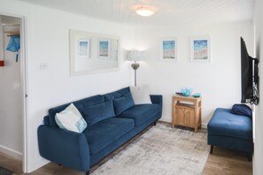 TV - 1 Bed in St Ives (oc-crab02) (St Ives)