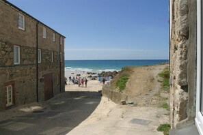 Beach - 1 Bed in St Ives (oc-nic01) (Saint Ives)