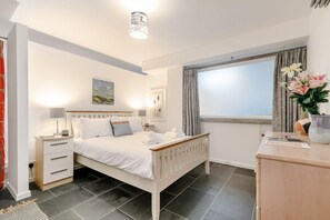 Iron/ironing board, free WiFi, bed sheets - 1 Bed in St Ives (oc-nic01) (Saint Ives)