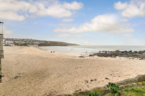 1 Bed in St Ives (oc-nic01)