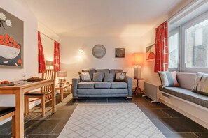 TV - 1 Bed in St Ives (oc-nic01) (Saint Ives)