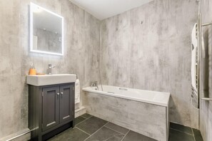 Towels - 1 Bed in St Ives (oc-nic01) (Saint Ives)