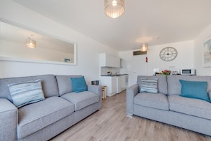 TV - 1 Bed in St Ives (oc-cwn014) (Saint Ives)