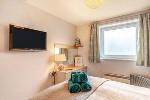 Iron/ironing board, free WiFi, bed sheets - 1 Bed in St Ives (oc-cw46) (Saint Ives)