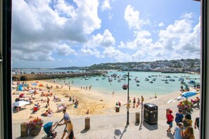 Beach - 1 Bed in St Ives (oc-chyr2) (St Ives)